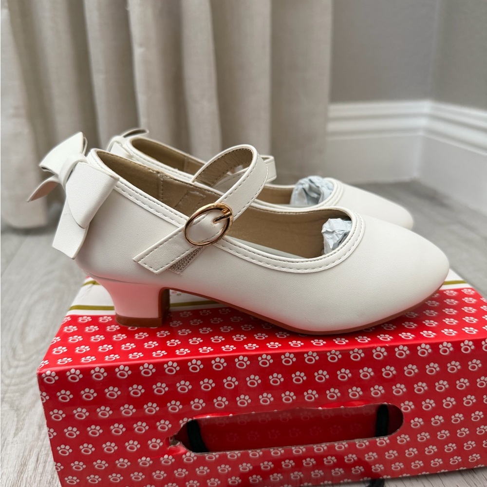 Girls size 12 Charming Pageant Kids Dress Shoes with Bow